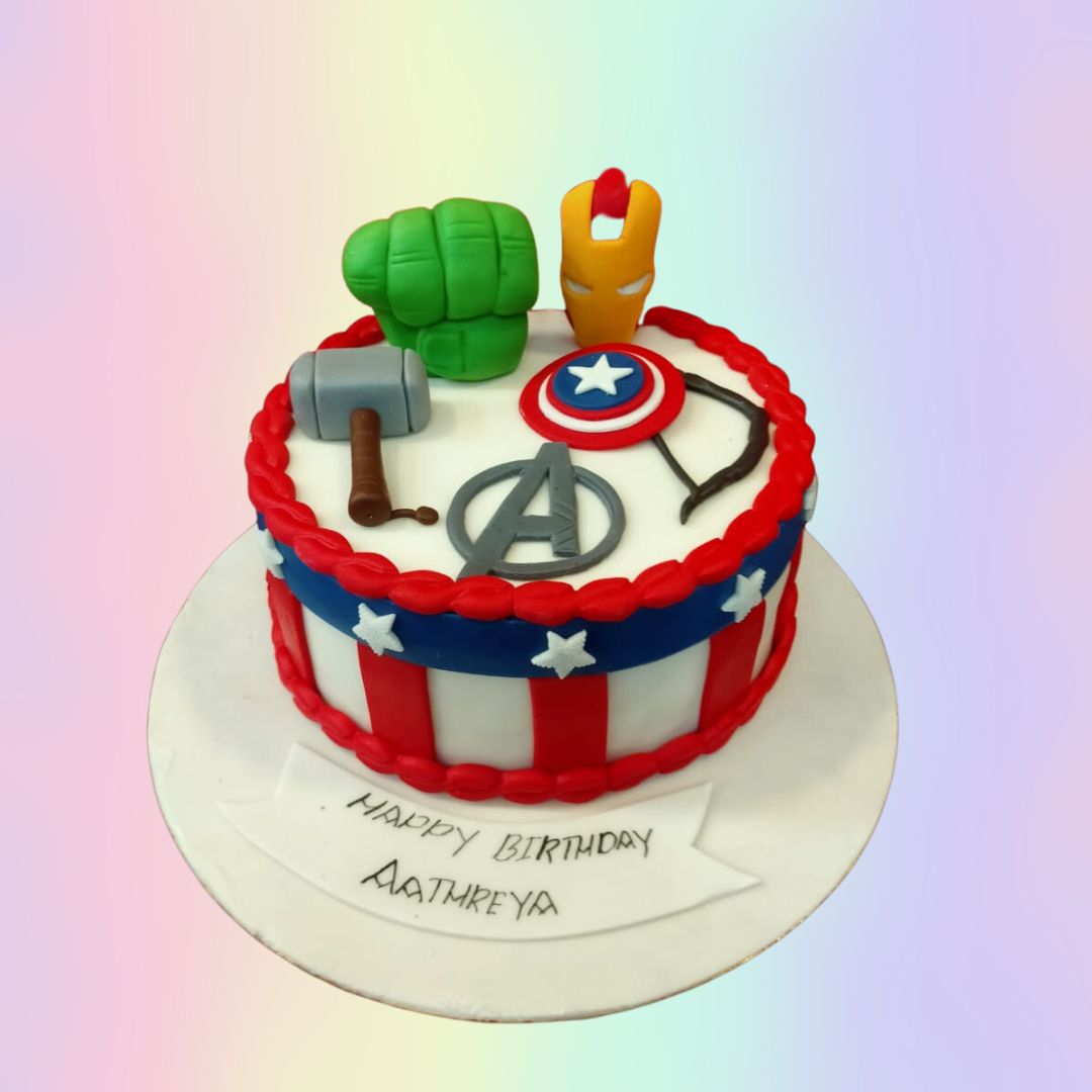 The Avengers to the rescue on this birthday cake! | Avengers birthday cakes,  Marvel cake, Avenger cake