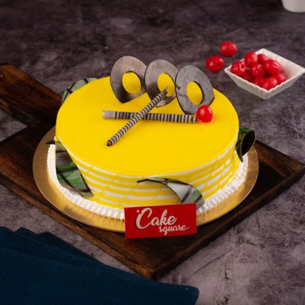 Delicious-Pineapple-birthday-cake